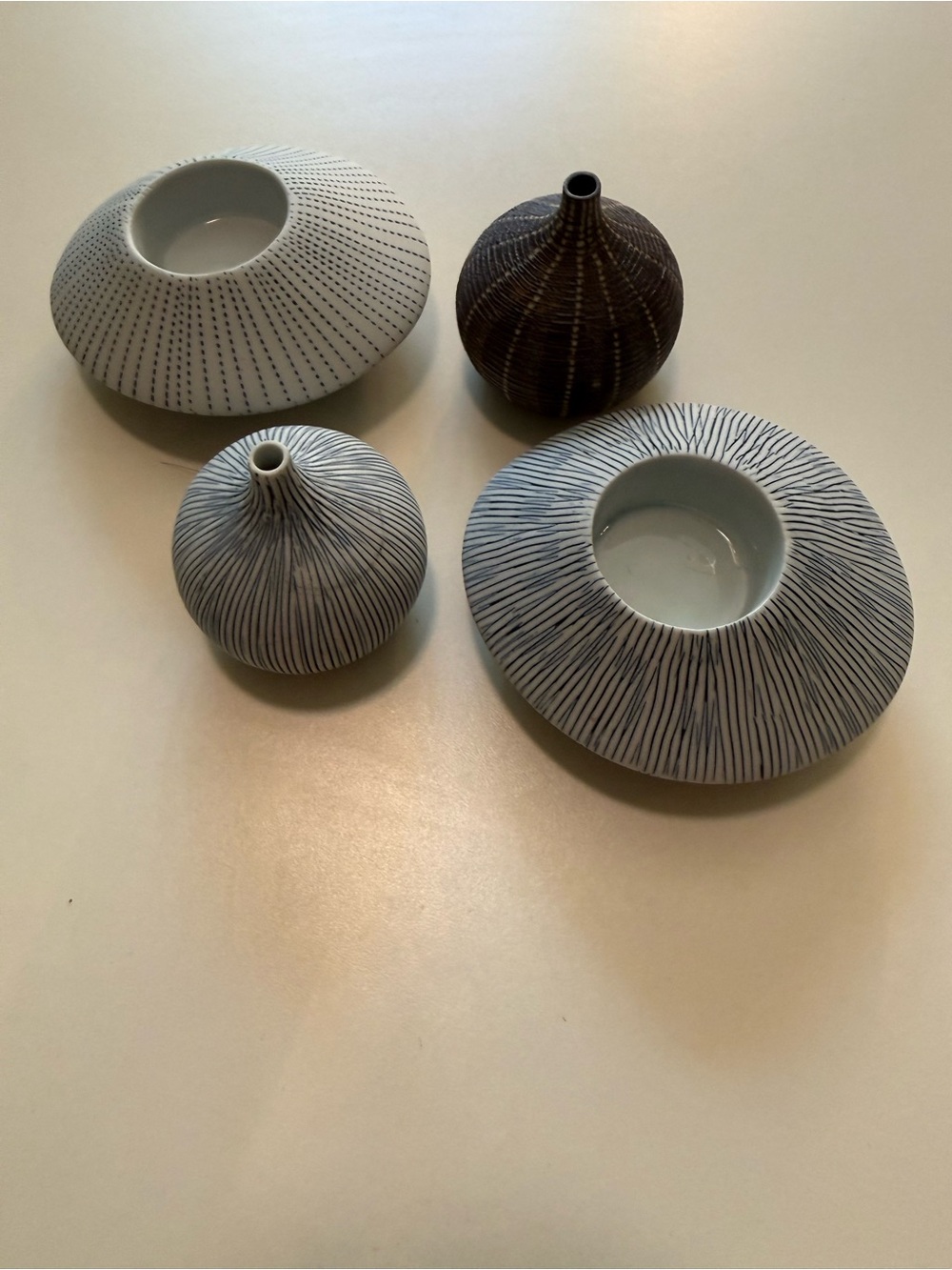 Congo natural looking seashells decor,
tealite holders and single flower holders